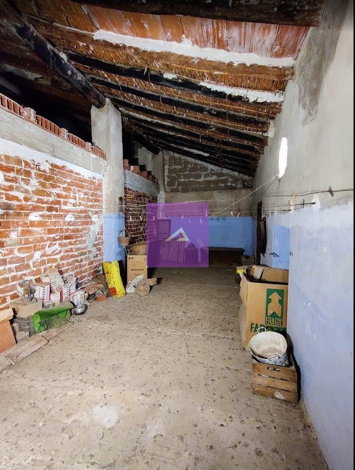 6 bedroom Townhouse for sale in Antella - € 98,000 (Ref: 9412459)