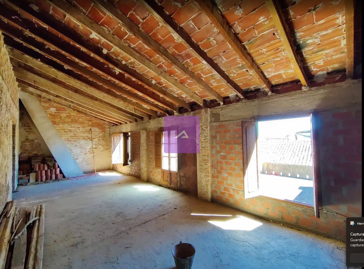 6 bedroom Townhouse for sale in Antella - € 98,000 (Ref: 9412459)