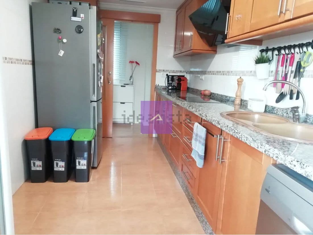 3 bedroom Flat for sale in L'Alcudia with garage - € 153,000 (Ref: 9412475)