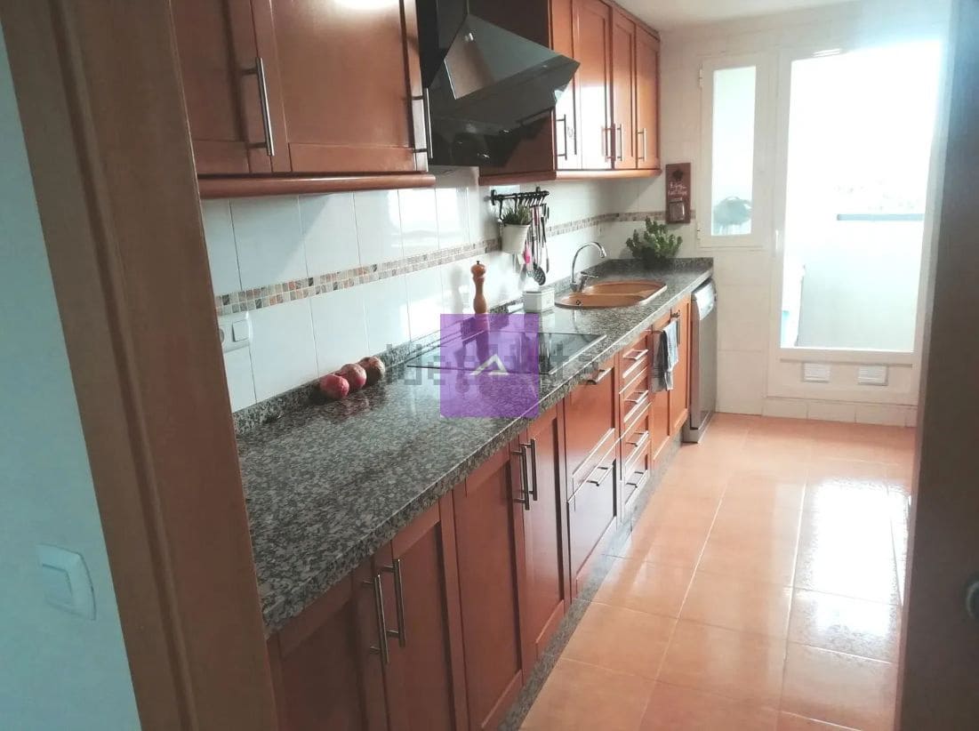 3 bedroom Flat for sale in L'Alcudia with garage - € 153,000 (Ref: 9412475)