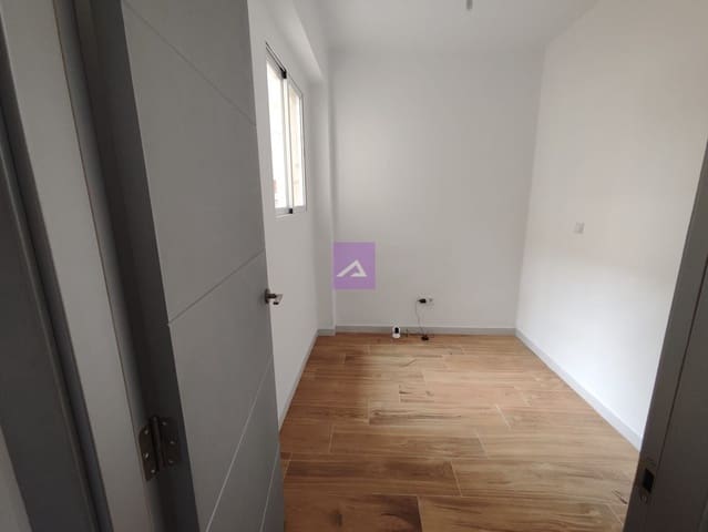 3 bedroom Flat for sale in Alzira - € 130,000 (Ref: 9412486)