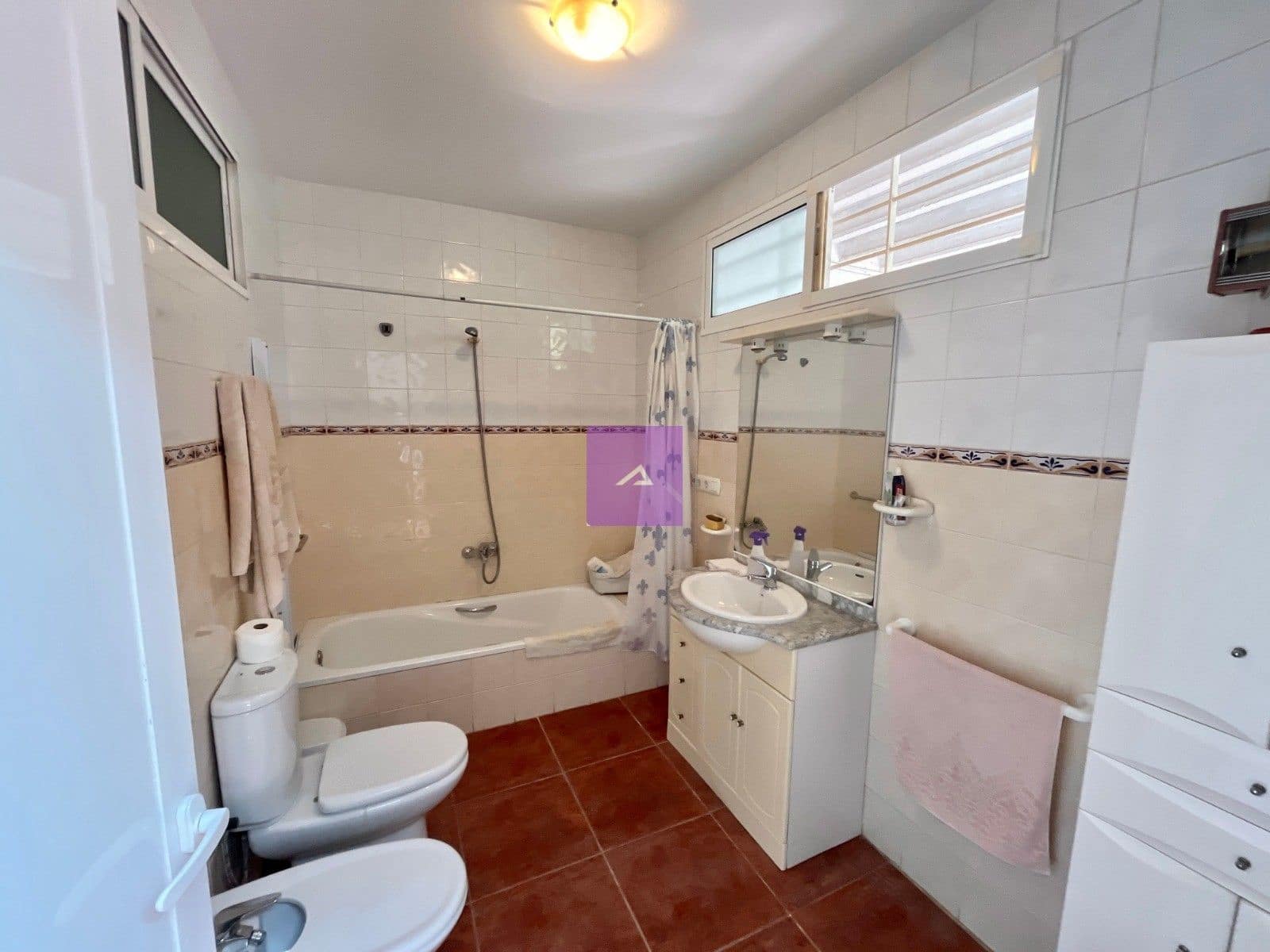 3 bedroom Townhouse for sale in Alberic - € 180,000 (Ref: 9412488)