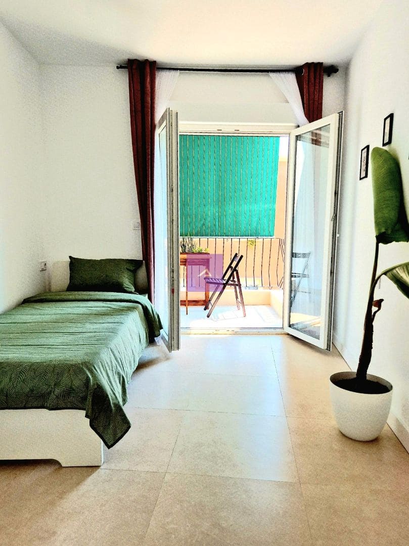 Piso de 3 habitaciones en Gandia en venta - 125.000 € (Ref: 9412493)