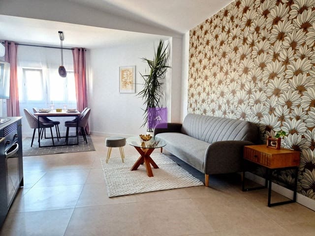 Piso de 3 habitaciones en Gandia en venta - 125.000 € (Ref: 9412493)