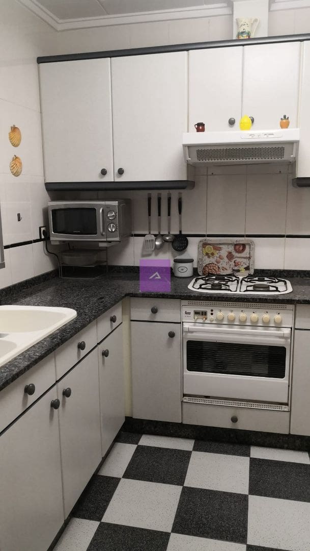 6 soveværelse Byhus til salg i Chiva - € 180.000 (Ref: 9412495)