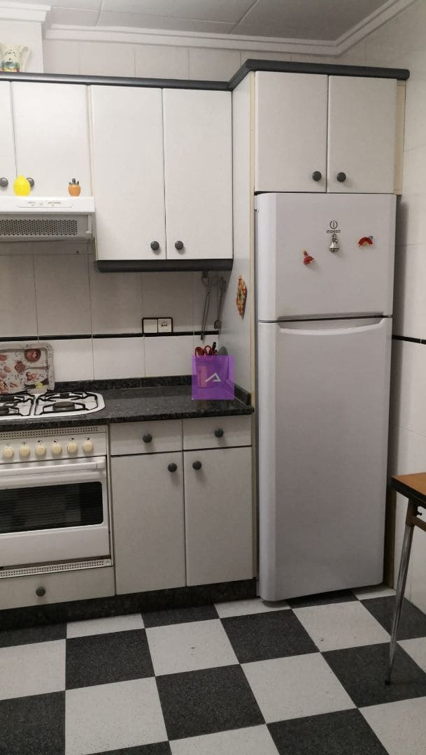 6 soveværelse Byhus til salg i Chiva - € 180.000 (Ref: 9412495)