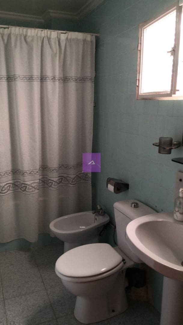 6 soveværelse Byhus til salg i Chiva - € 180.000 (Ref: 9412495)