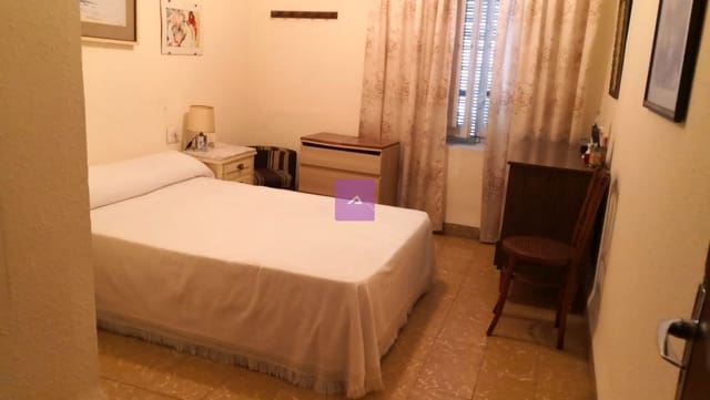 6 soveværelse Byhus til salg i Chiva - € 180.000 (Ref: 9412495)