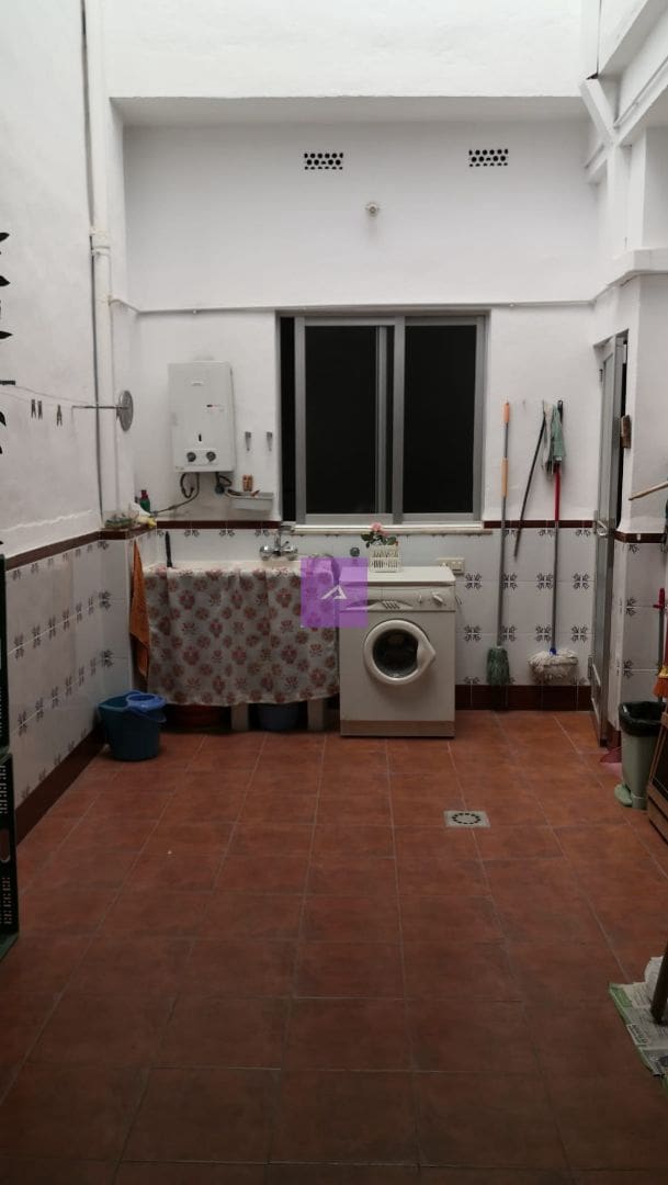 6 soveværelse Byhus til salg i Chiva - € 180.000 (Ref: 9412495)