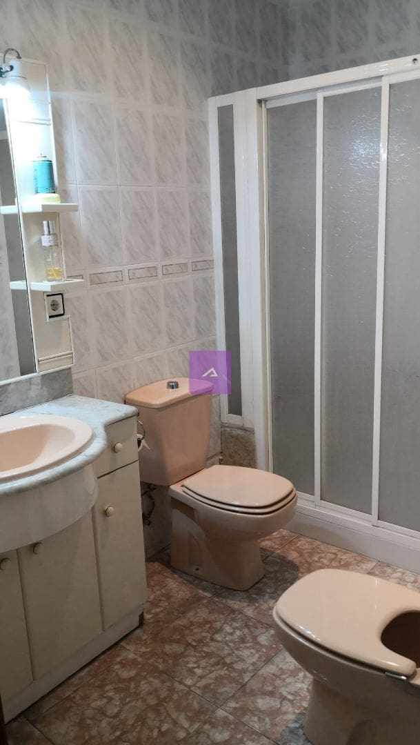 6 soveværelse Byhus til salg i Chiva - € 180.000 (Ref: 9412495)