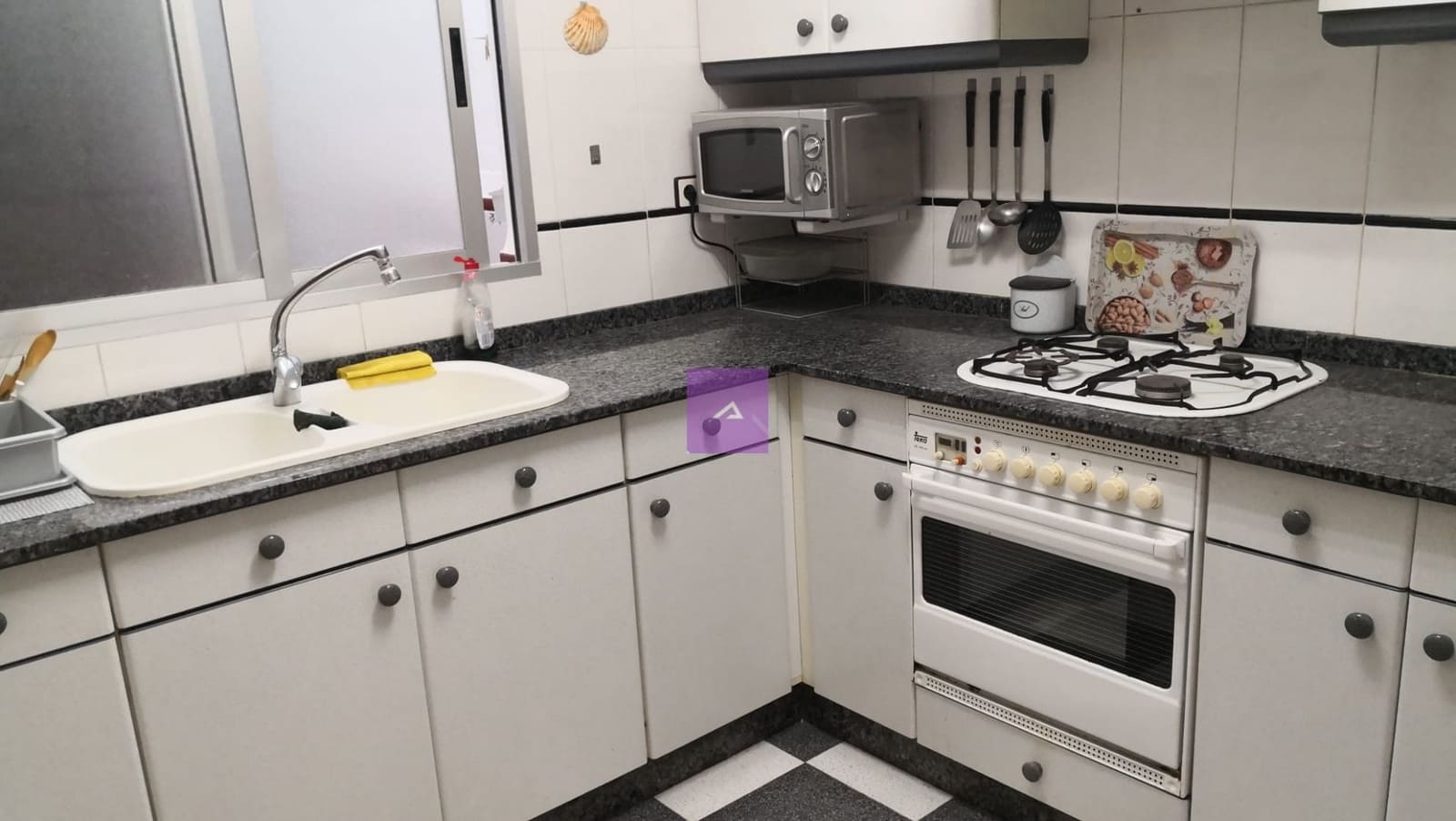 6 soveværelse Byhus til salg i Chiva - € 180.000 (Ref: 9412495)