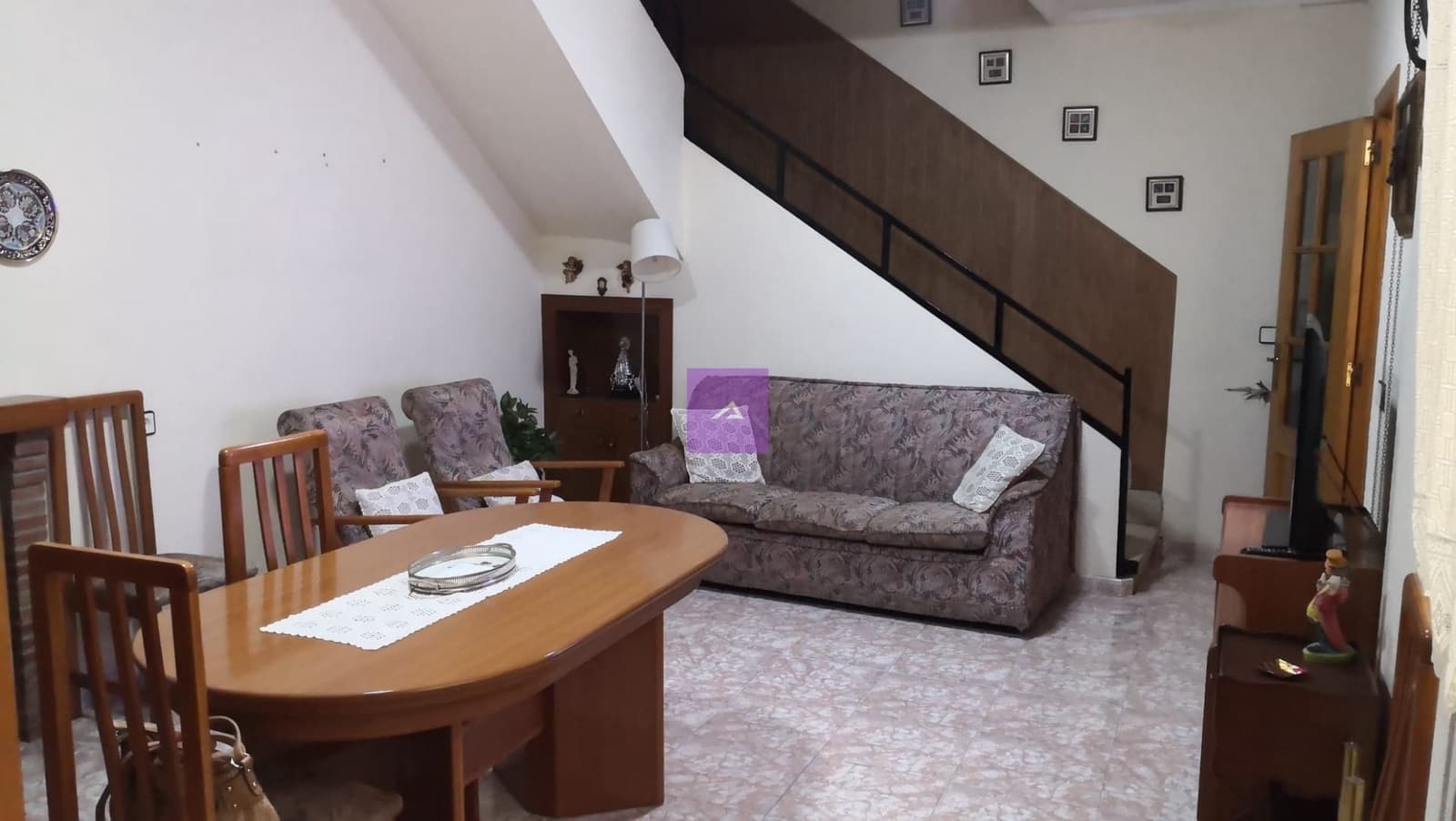 6 soveværelse Byhus til salg i Chiva - € 180.000 (Ref: 9412495)