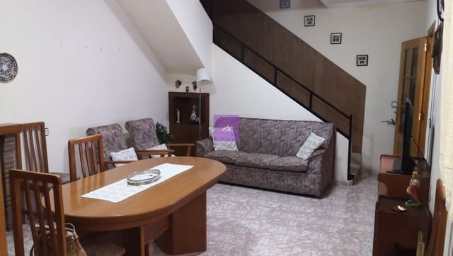 6 soveværelse Byhus til salg i Chiva - € 180.000 (Ref: 9412495)