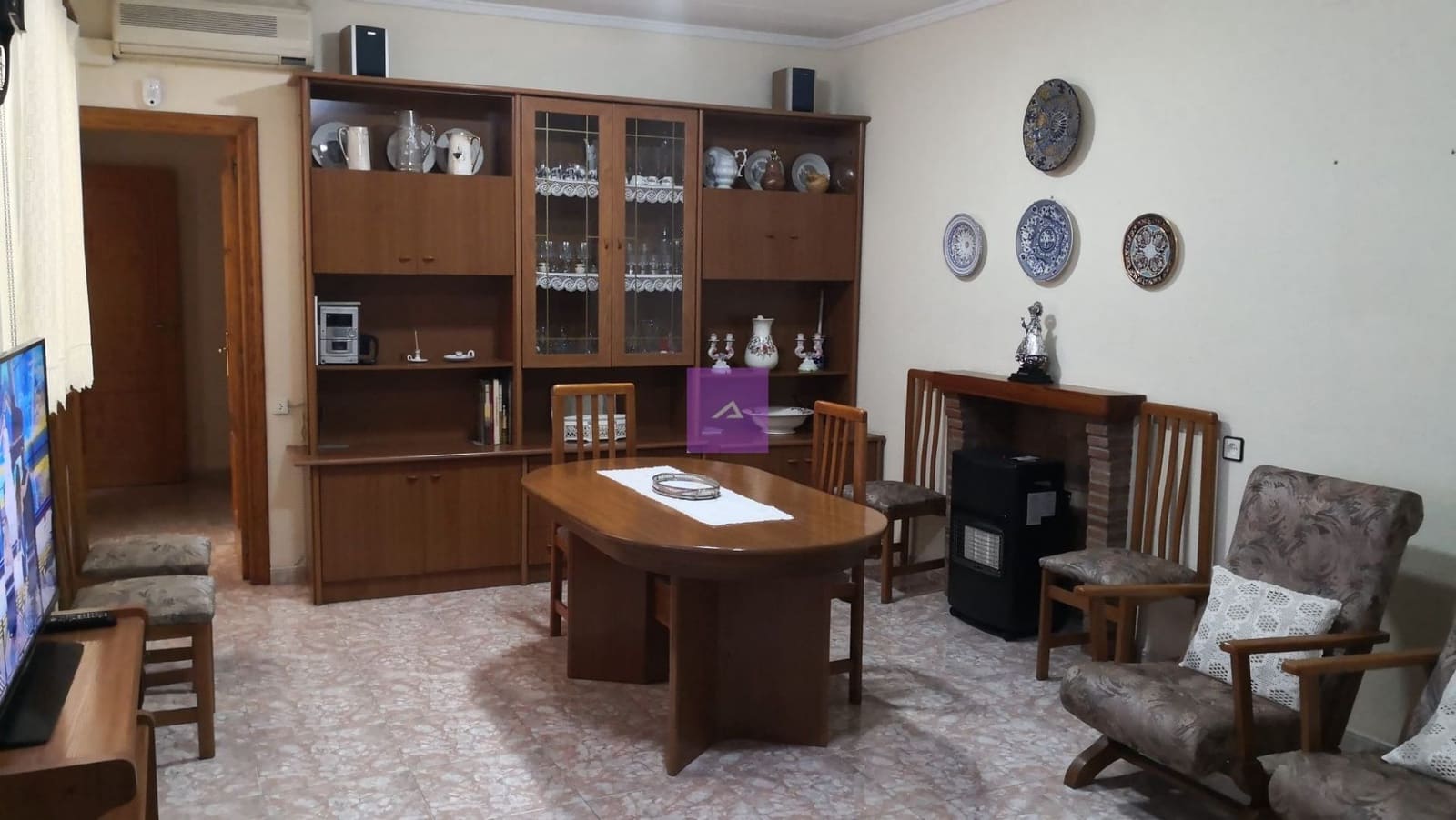 6 soveværelse Byhus til salg i Chiva - € 180.000 (Ref: 9412495)