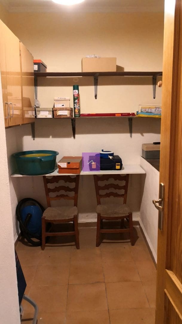 6 soveværelse Byhus til salg i Chiva - € 180.000 (Ref: 9412495)