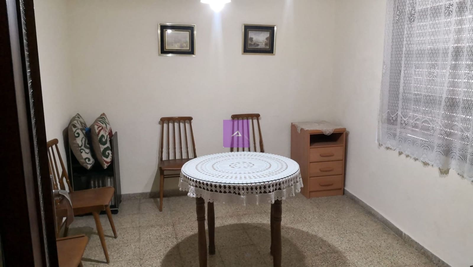 6 soveværelse Byhus til salg i Chiva - € 180.000 (Ref: 9412495)