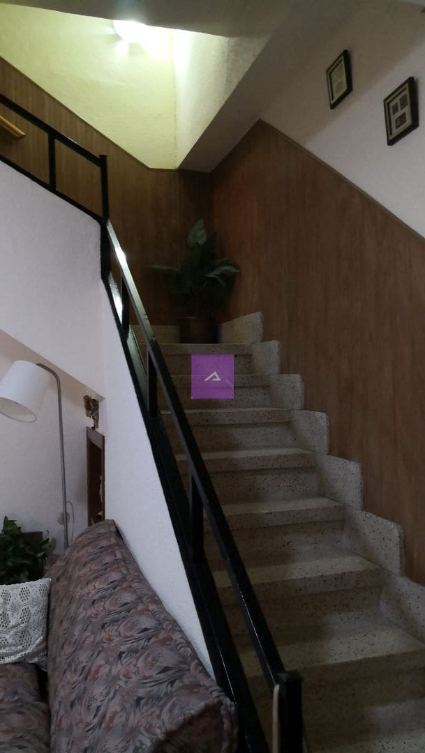 6 soveværelse Byhus til salg i Chiva - € 180.000 (Ref: 9412495)