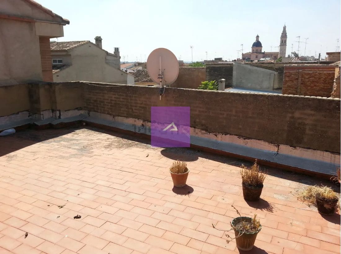 5 bedroom Townhouse for sale in Cheste with garage - € 235,000 (Ref: 9412496)