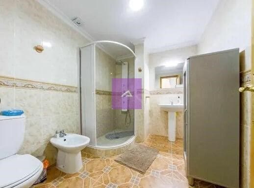 5 bedroom Townhouse for sale in Valencia city - € 350,000 (Ref: 9412500)