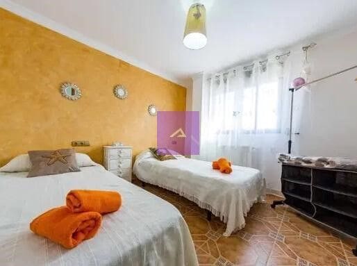 5 bedroom Townhouse for sale in Valencia city - € 350,000 (Ref: 9412500)