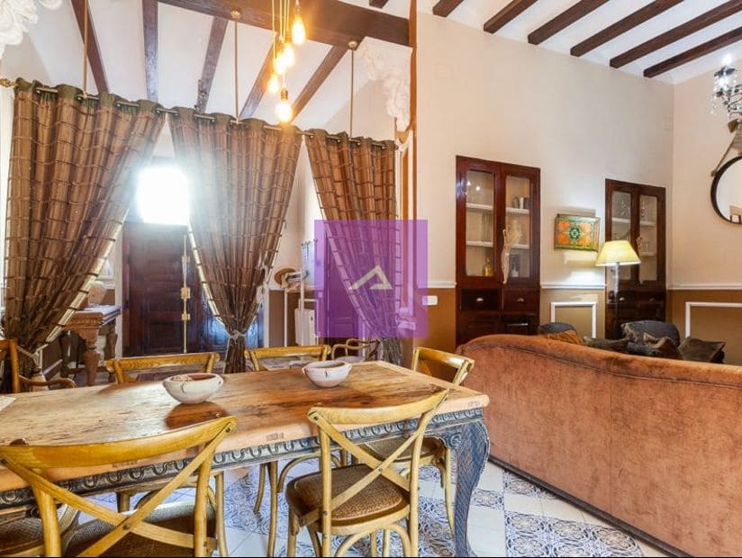 4 makuuhuone Huvila myytävänä paikassa Alzira mukana uima-altaan - 490 000 € (Ref: 9412503)