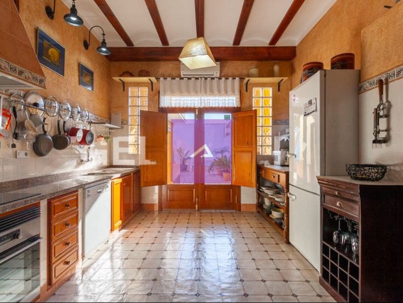 4 makuuhuone Huvila myytävänä paikassa Alzira mukana uima-altaan - 490 000 € (Ref: 9412503)