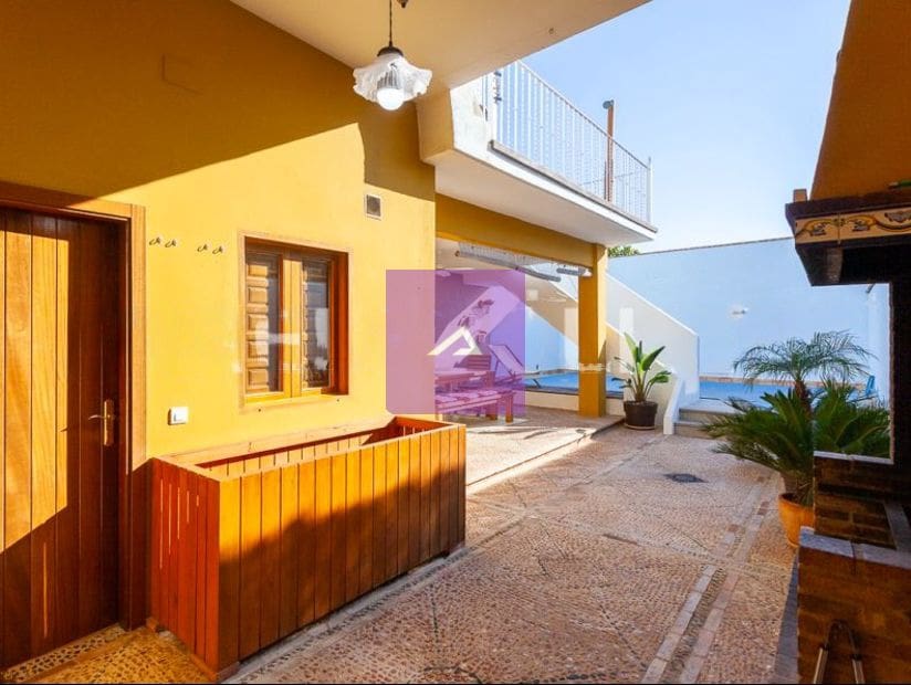 4 makuuhuone Huvila myytävänä paikassa Alzira mukana uima-altaan - 490 000 € (Ref: 9412503)