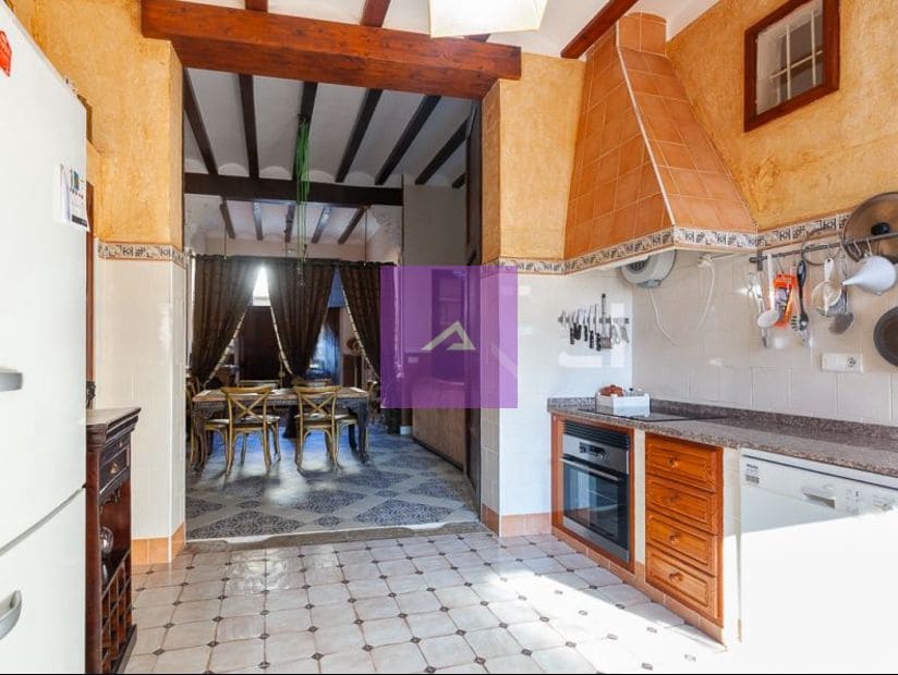 4 makuuhuone Huvila myytävänä paikassa Alzira mukana uima-altaan - 490 000 € (Ref: 9412503)