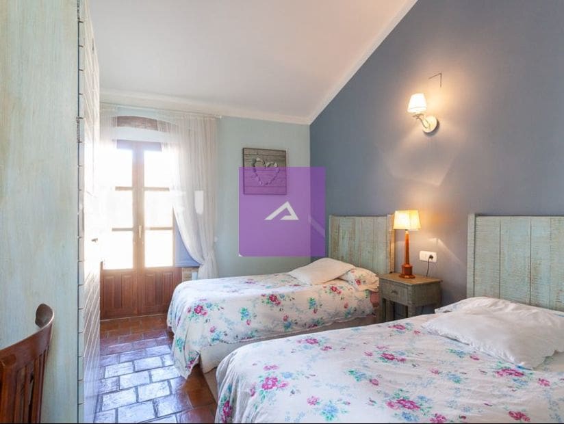 4 makuuhuone Huvila myytävänä paikassa Alzira mukana uima-altaan - 490 000 € (Ref: 9412503)