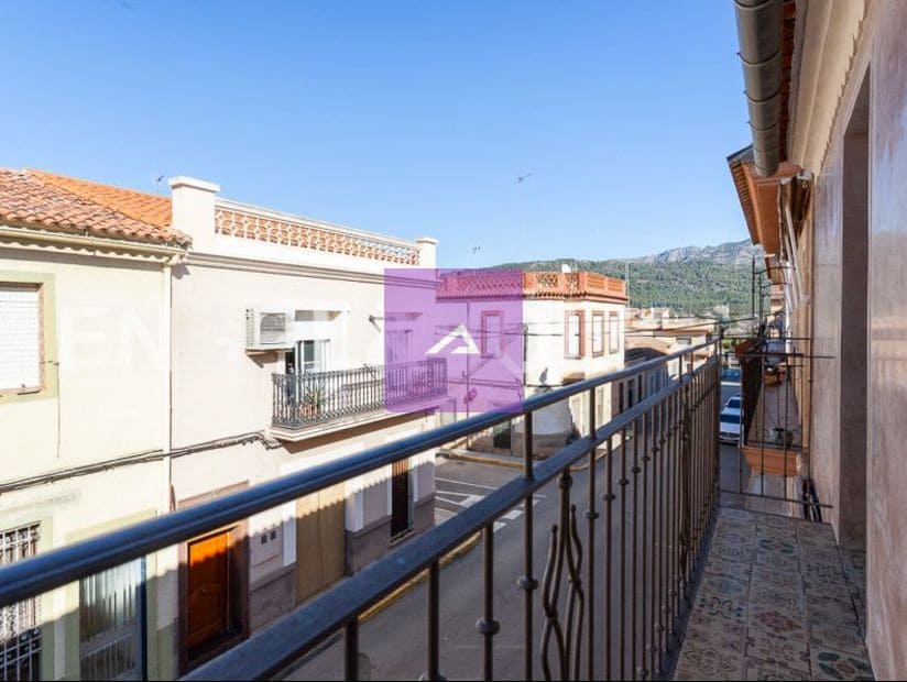 4 makuuhuone Huvila myytävänä paikassa Alzira mukana uima-altaan - 490 000 € (Ref: 9412503)