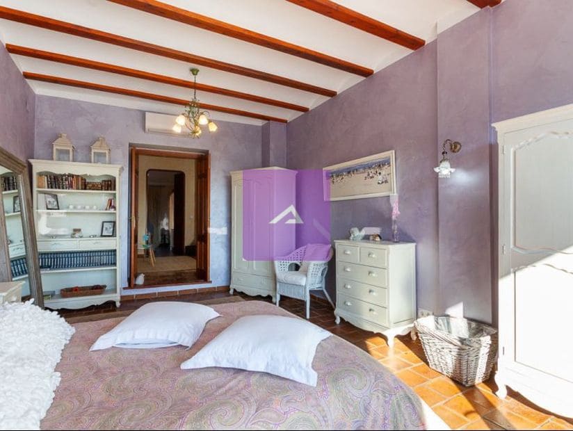 4 makuuhuone Huvila myytävänä paikassa Alzira mukana uima-altaan - 490 000 € (Ref: 9412503)