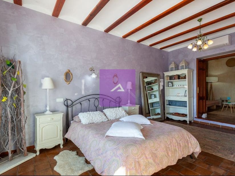 4 makuuhuone Huvila myytävänä paikassa Alzira mukana uima-altaan - 490 000 € (Ref: 9412503)