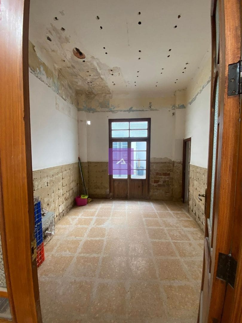 Townhouse for sale in L'Alcudia - € 147,000 (Ref: 9412506)