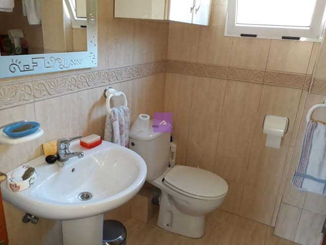 7 chambre Villa/Maison à vendre à Llaurí avec garage - 178 000 € (Ref: 9412515)