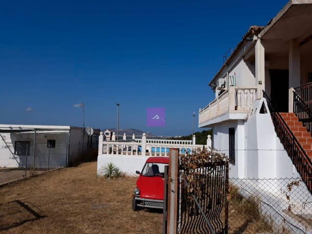 7 chambre Villa/Maison à vendre à Llaurí avec garage - 178 000 € (Ref: 9412515)