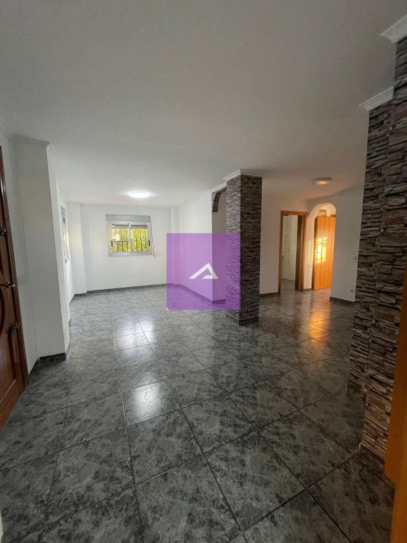 4 bedroom Villa for rent in Picassent with pool garage - € 2,000 (Ref: 9500404)