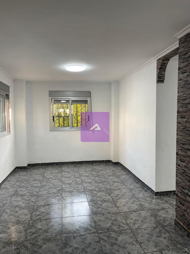 4 bedroom Villa for rent in Picassent with pool garage - € 2,000 (Ref: 9500404)