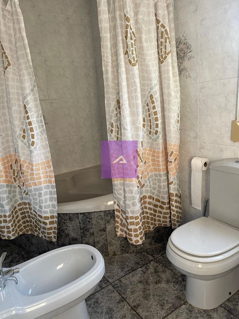 4 bedroom Villa for rent in Picassent with pool garage - € 2,000 (Ref: 9500404)