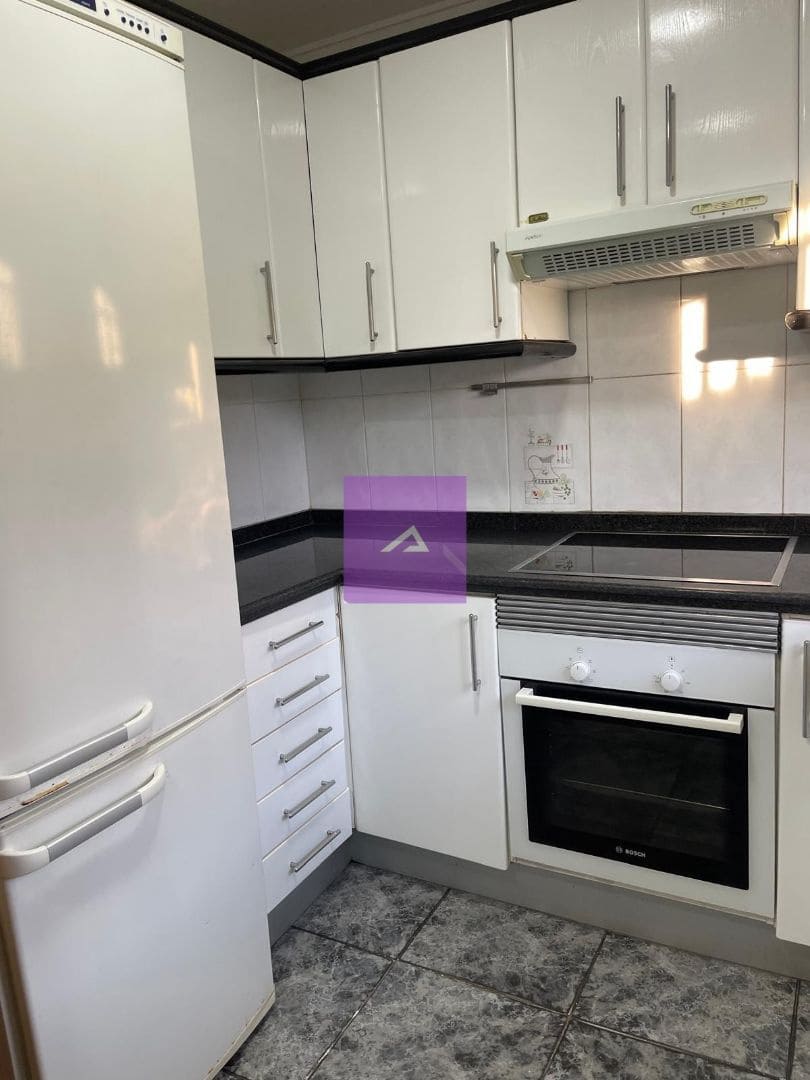 4 bedroom Villa for rent in Picassent with pool garage - € 2,000 (Ref: 9500404)