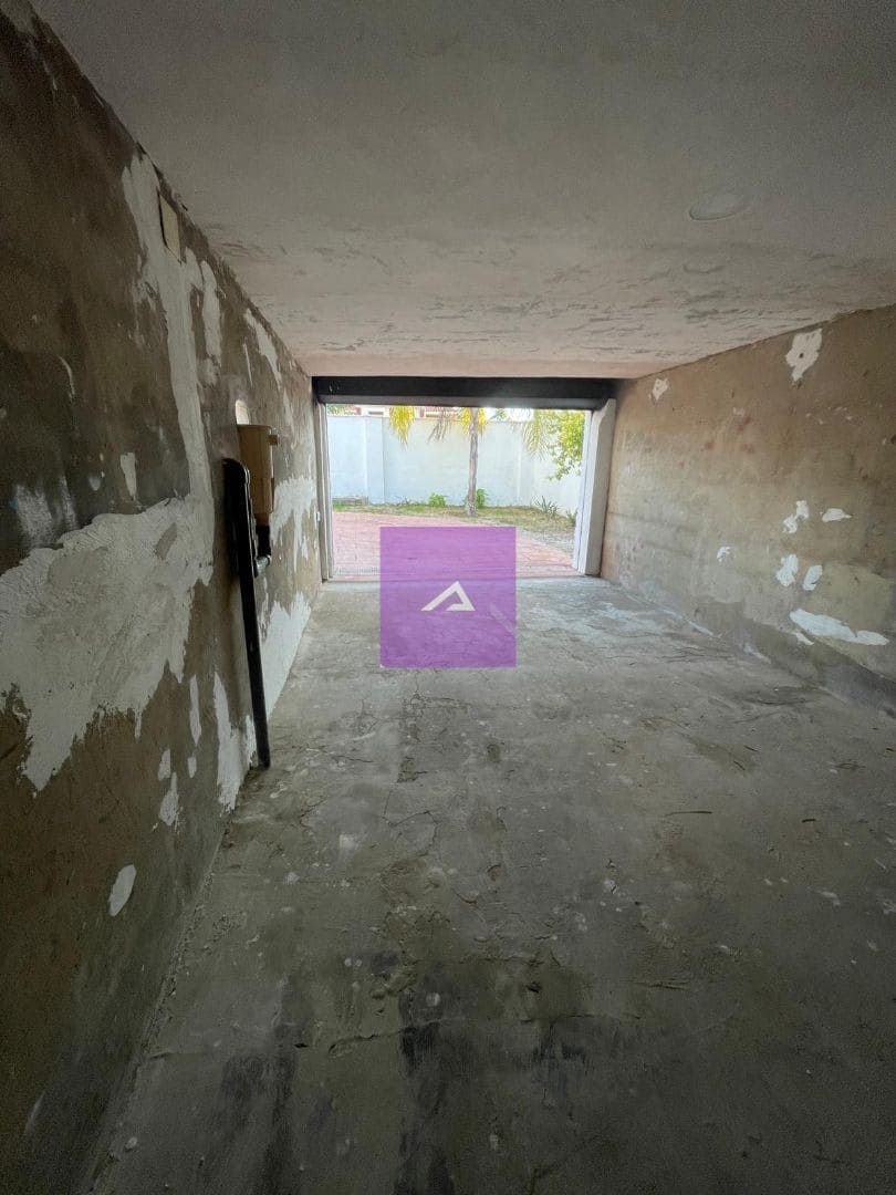 4 bedroom Villa for rent in Picassent with pool garage - € 2,000 (Ref: 9500404)