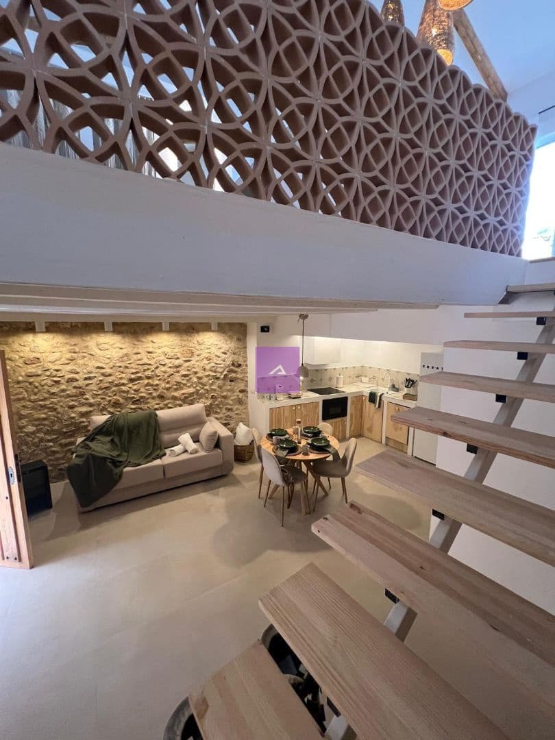 5 bedroom Townhouse for sale in Llombai - € 185,000 (Ref: 9500636)