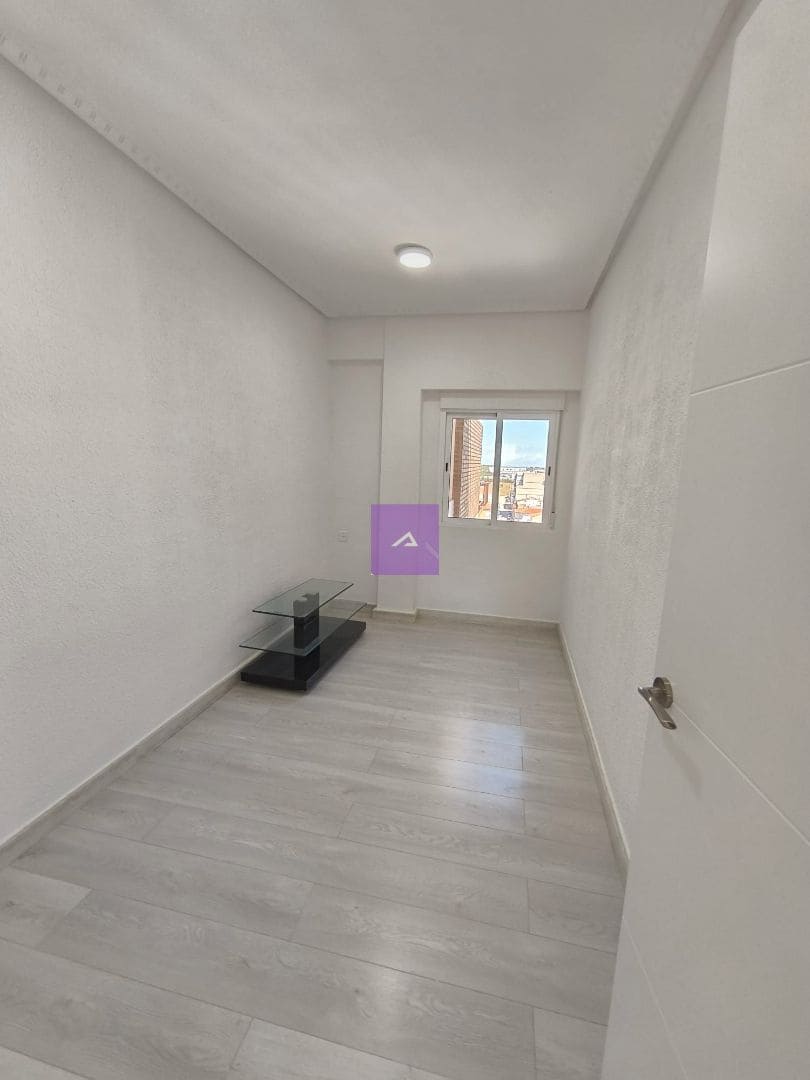 3 bedroom Flat for sale in Alginet with garage - € 172,000 (Ref: 9502950)
