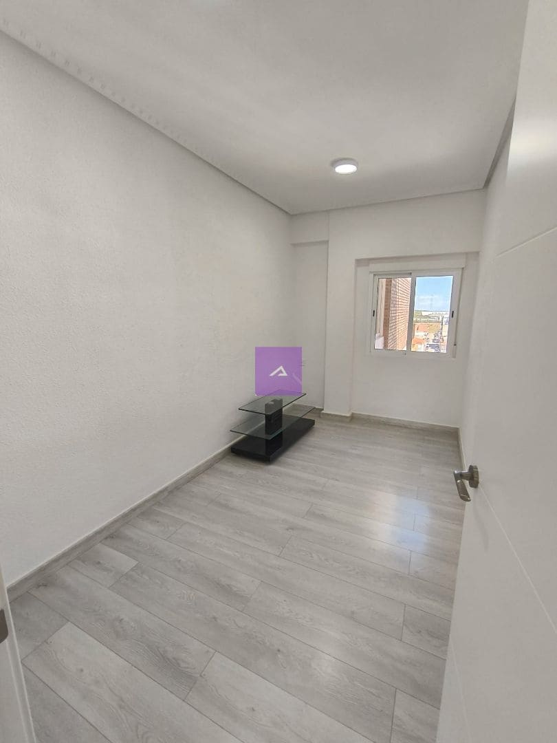 3 bedroom Flat for sale in Alginet with garage - € 172,000 (Ref: 9502950)