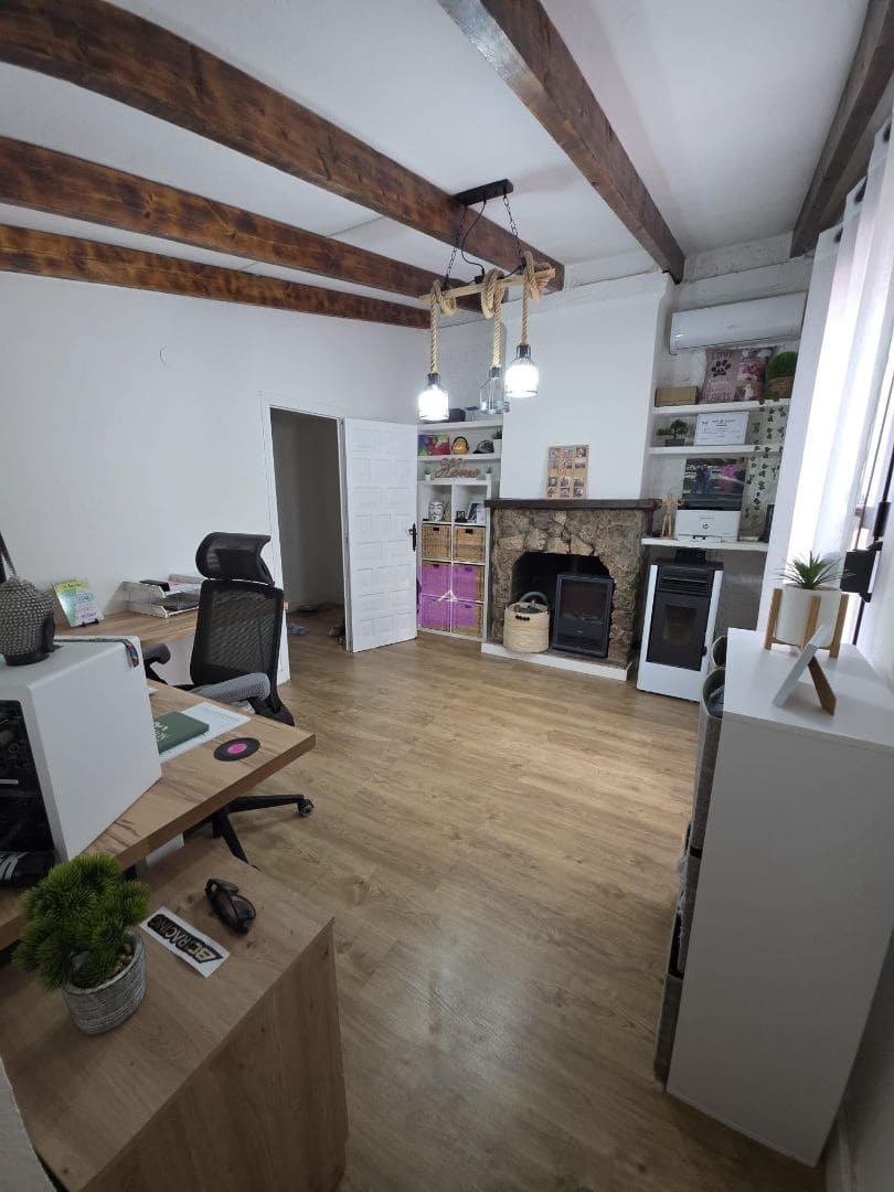 Chalet de 3 habitaciones en Godelleta en venta con piscina garaje - 215.000 € (Ref: 9510260)