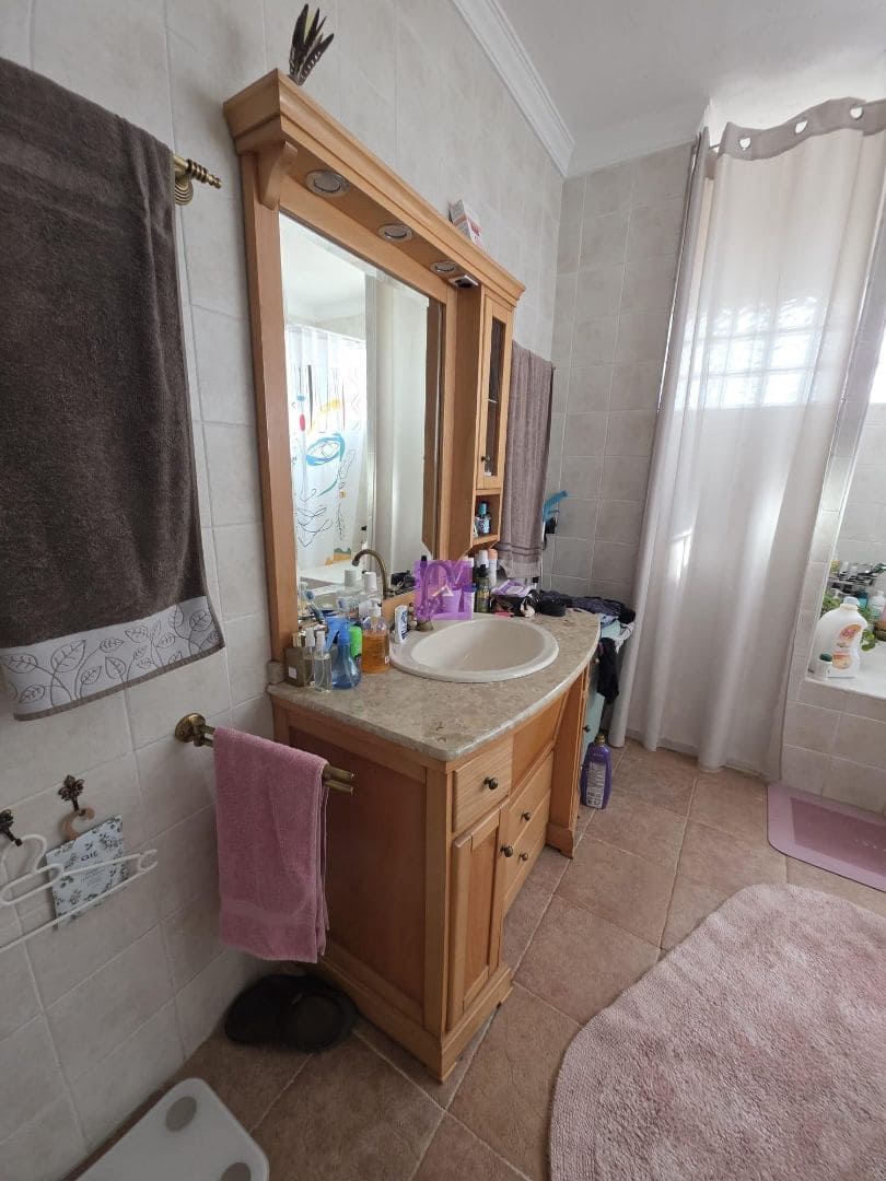 Chalet de 3 habitaciones en Godelleta en venta con piscina garaje - 215.000 € (Ref: 9510260)