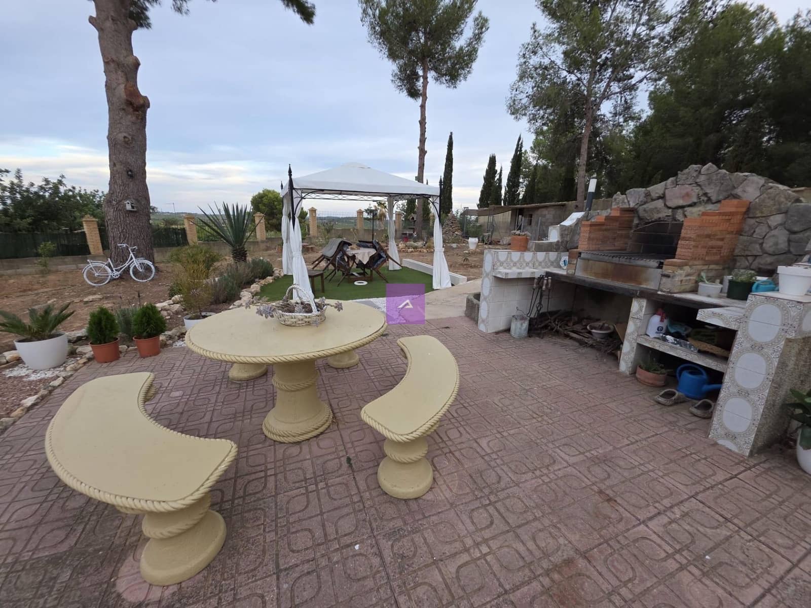 Chalet de 3 habitaciones en Godelleta en venta con piscina garaje - 215.000 € (Ref: 9510260)