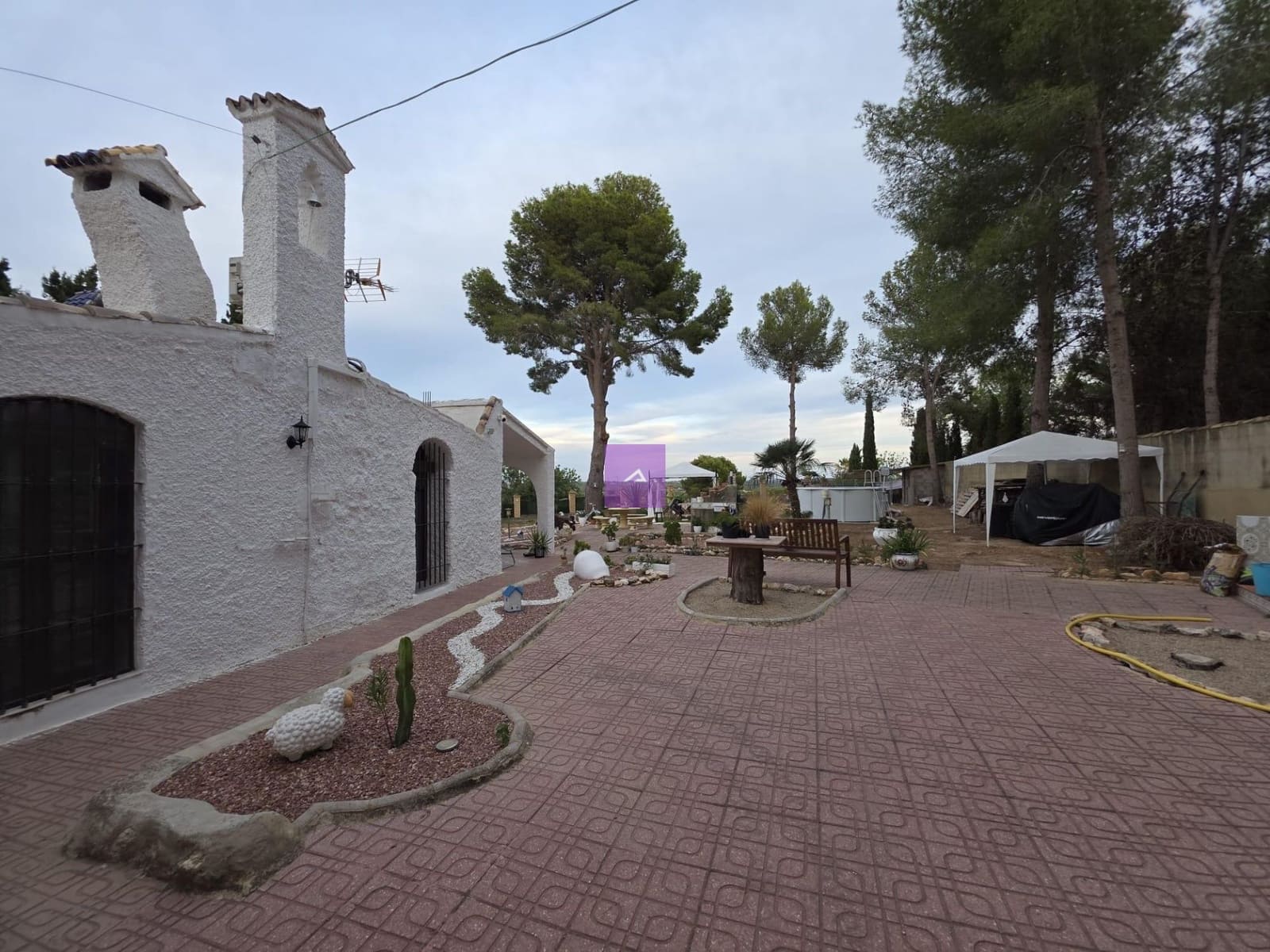 Chalet de 3 habitaciones en Godelleta en venta con piscina garaje - 215.000 € (Ref: 9510260)