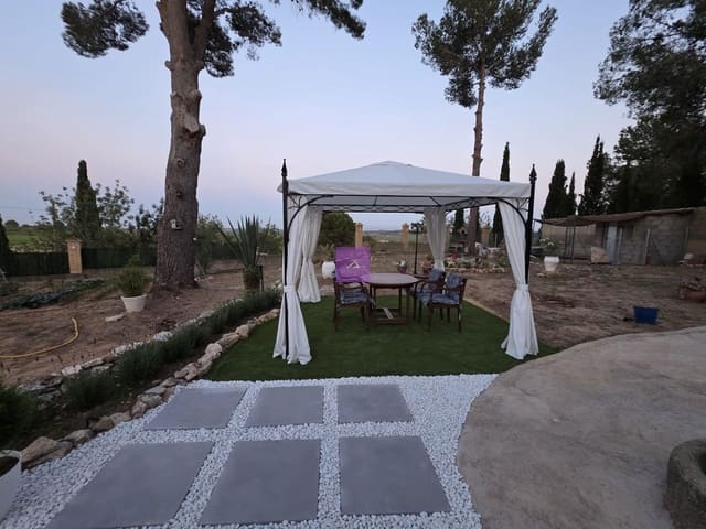 Chalet de 3 habitaciones en Godelleta en venta con piscina garaje - 215.000 € (Ref: 9510260)