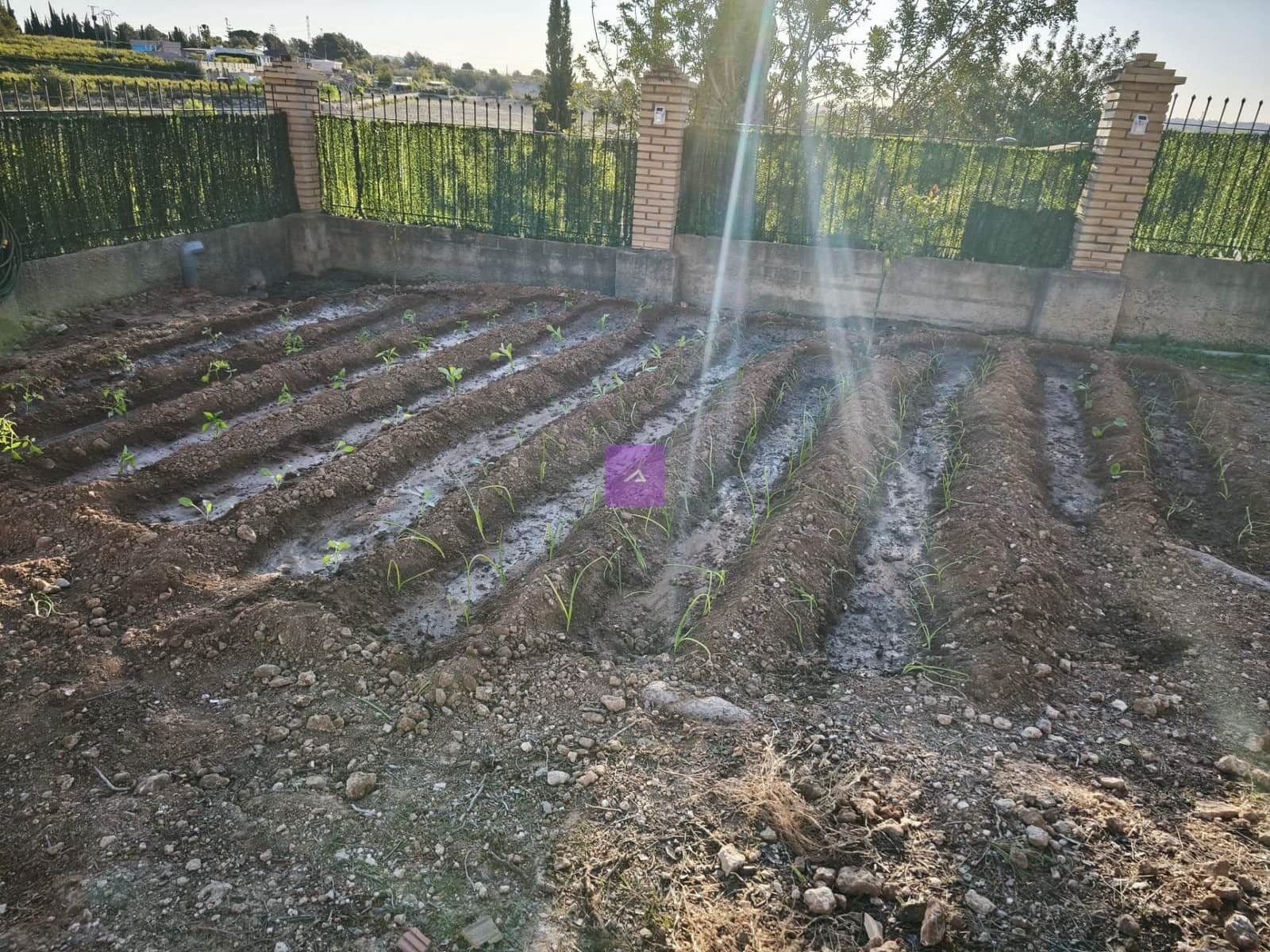 Chalet de 3 habitaciones en Godelleta en venta con piscina garaje - 215.000 € (Ref: 9510260)