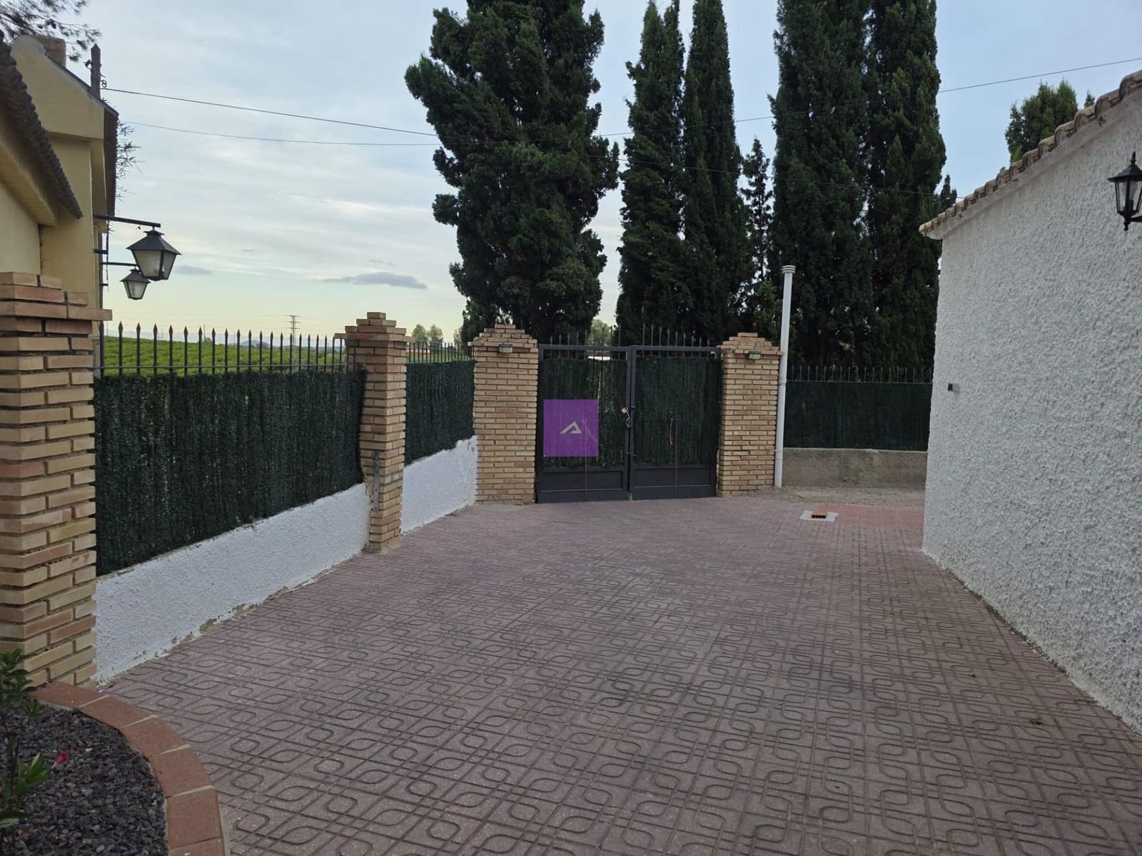 Chalet de 3 habitaciones en Godelleta en venta con piscina garaje - 215.000 € (Ref: 9510260)